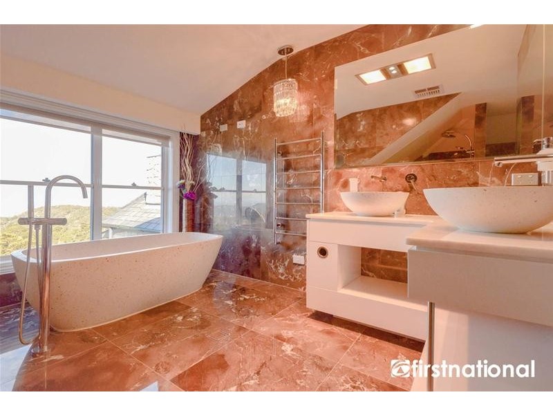 22 Paradise Drive, Tamborine Mountain QLD 4272