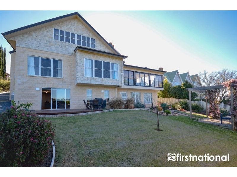 22 Paradise Drive, Tamborine Mountain QLD 4272