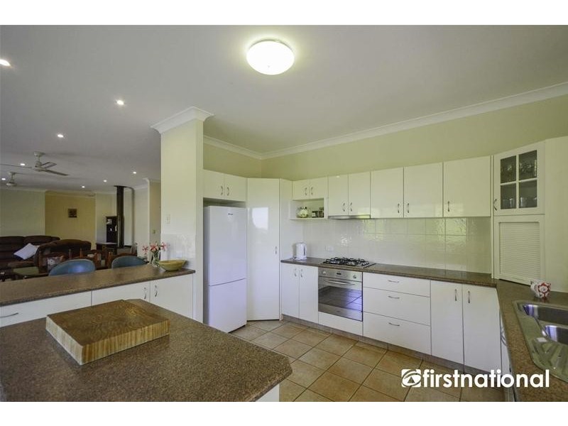 2 Ambon Court, Tamborine Mountain QLD 4272