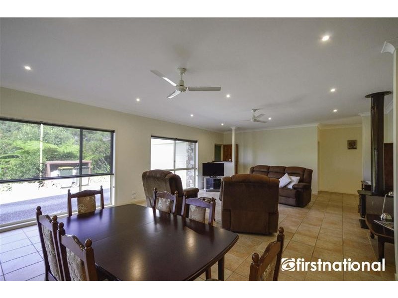 2 Ambon Court, Tamborine Mountain QLD 4272
