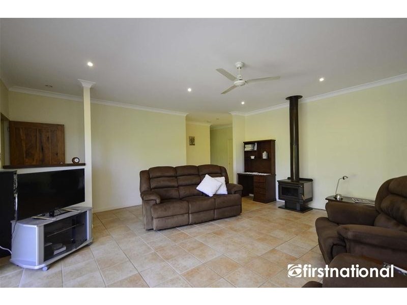 2 Ambon Court, Tamborine Mountain QLD 4272