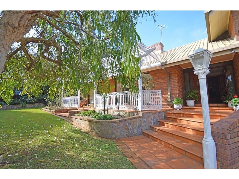 20 White Road, Tamborine Mountain QLD 4272