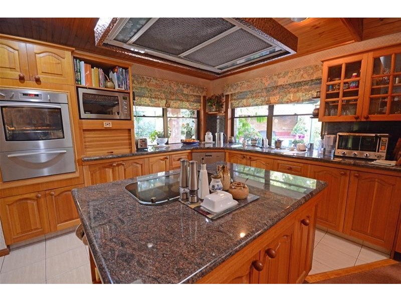 20 White Road, Tamborine Mountain QLD 4272