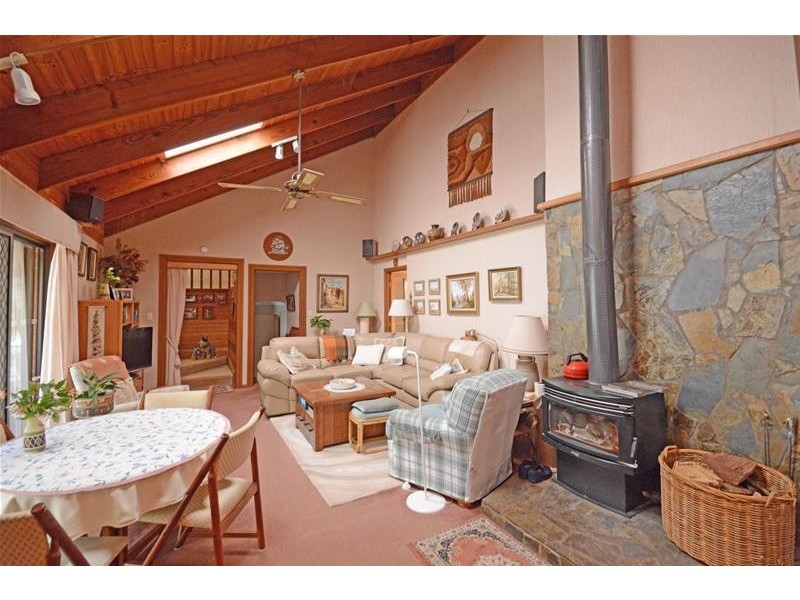 20 White Road, Tamborine Mountain QLD 4272