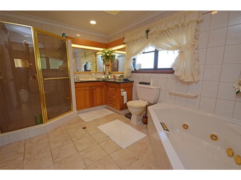 20 White Road, Tamborine Mountain QLD 4272