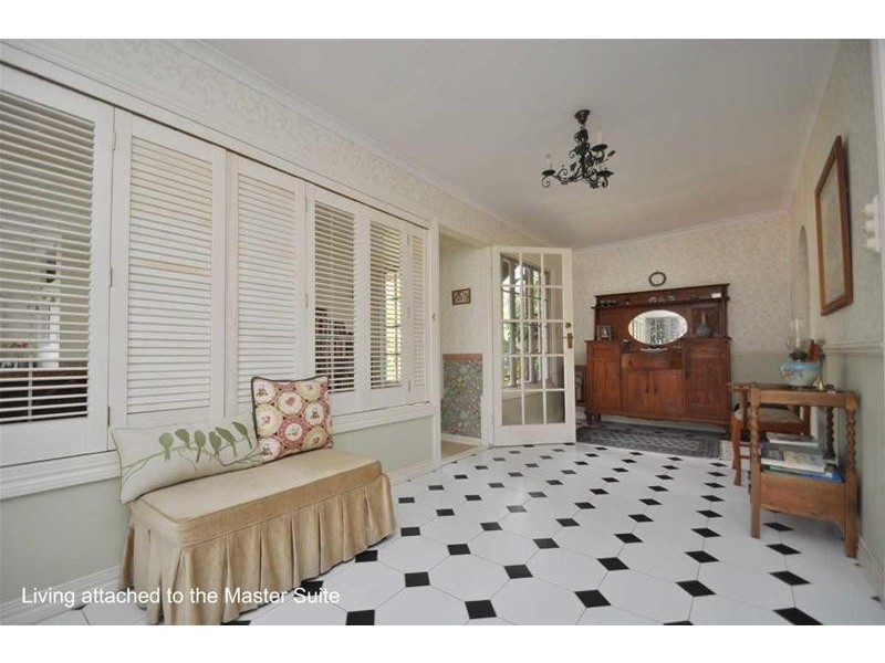 1 Cliff Way, Tamborine Mountain QLD 4272