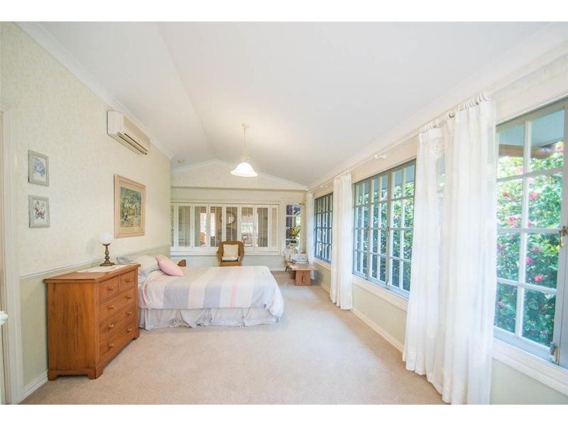 1 Cliff Way, Tamborine Mountain QLD 4272