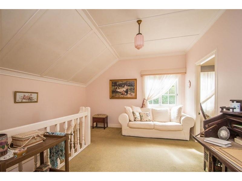 1 Cliff Way, Tamborine Mountain QLD 4272