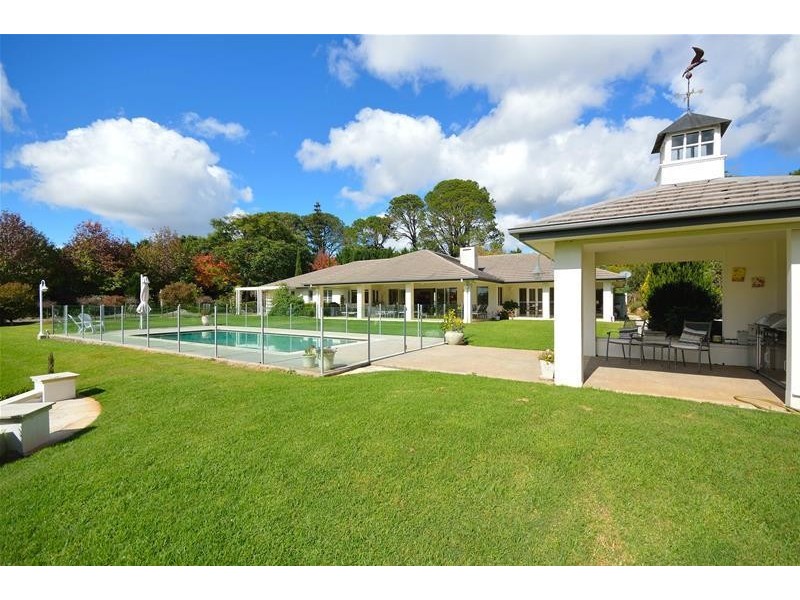 125  Eagle Heights Road, Tamborine Mountain QLD 4272