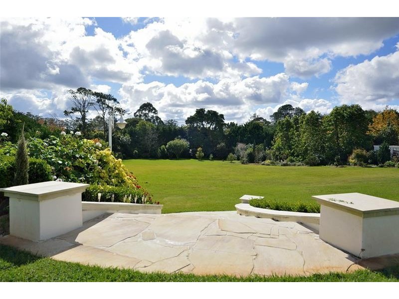 125  Eagle Heights Road, Tamborine Mountain QLD 4272