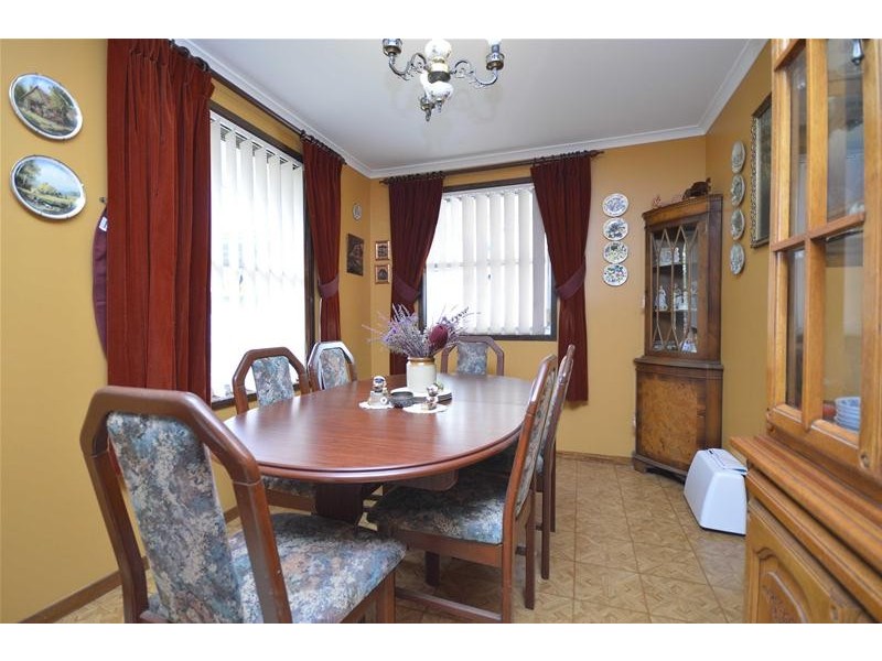 16 Orchis Drive, Tamborine Mountain QLD 4272