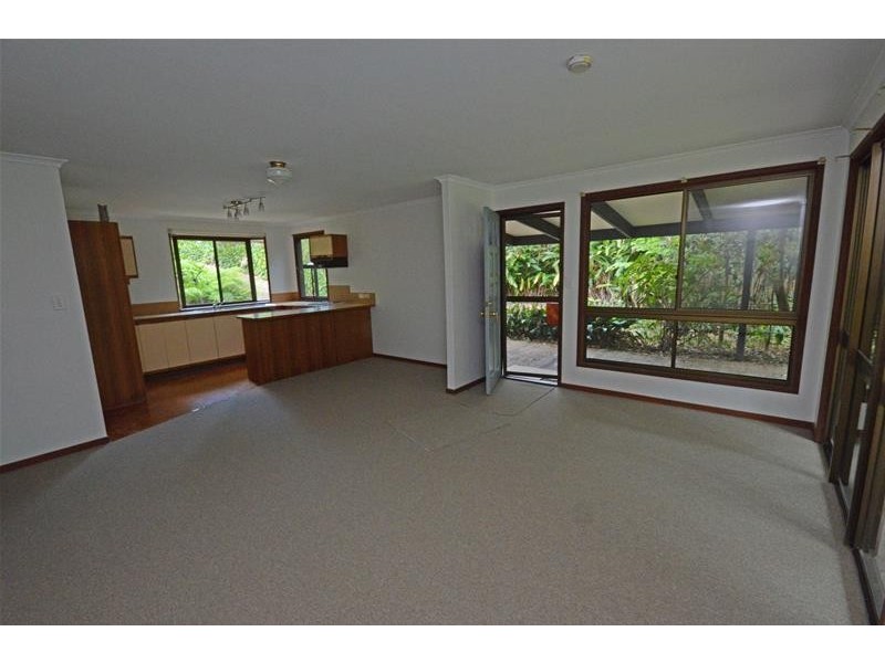 38 Kinabalu Drive, Tamborine Mountain QLD 4272