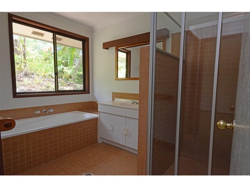 38 Kinabalu Drive, Tamborine Mountain QLD 4272