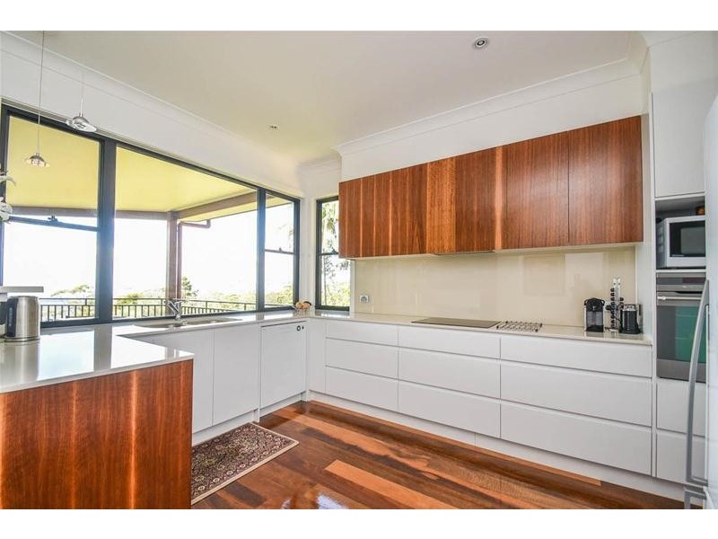 7 Cliff Way, Tamborine Mountain QLD 4272