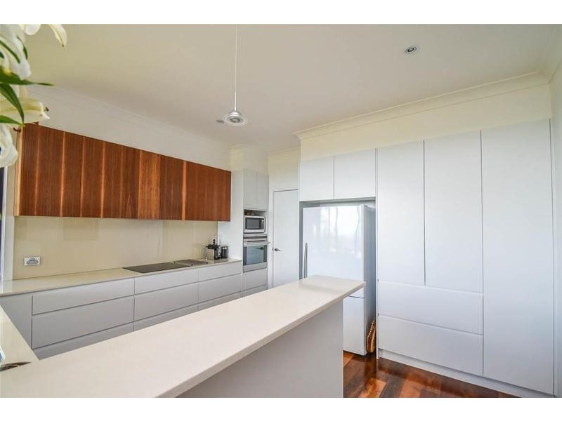 7 Cliff Way, Tamborine Mountain QLD 4272