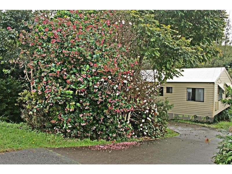 17 Stradbroke Av, Eagle Heights QLD 4271