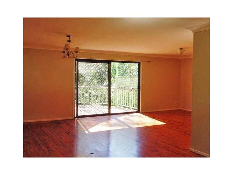 17 Stradbroke Av, Eagle Heights QLD 4271