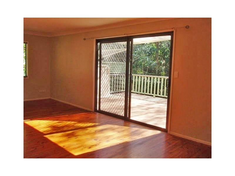 17 Stradbroke Av, Eagle Heights QLD 4271