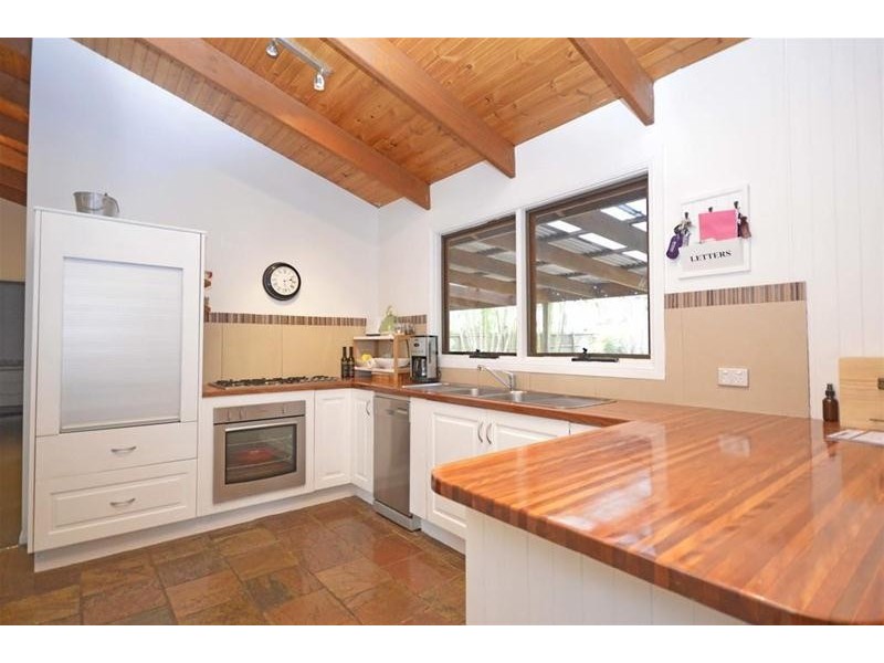 27 Ben Nevis Street, Tamborine Mountain QLD 4272