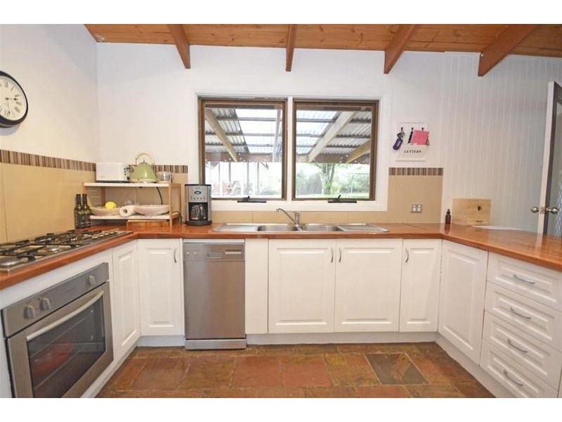 27 Ben Nevis Street, Tamborine Mountain QLD 4272