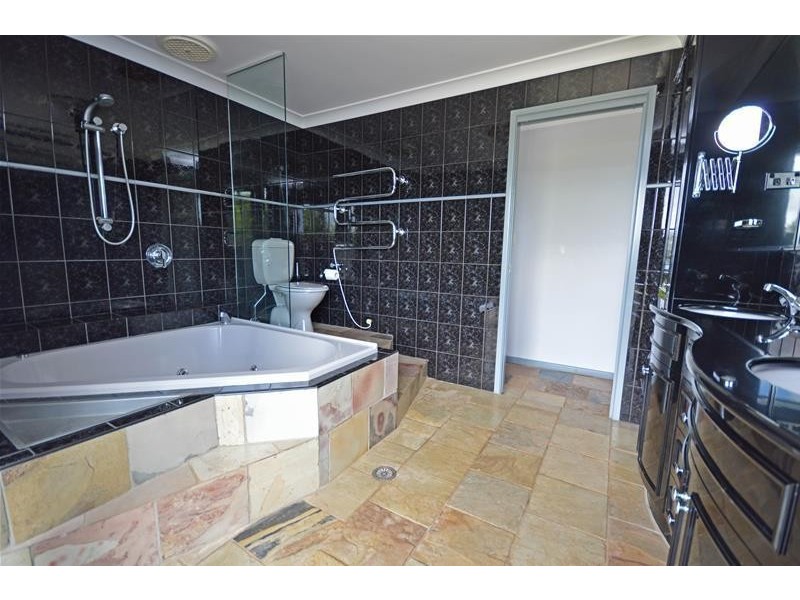 45 Sequoia Drive, Tamborine Mountain QLD 4272