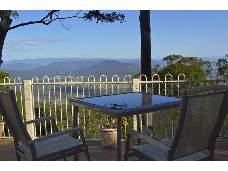 246 Beacon Road, Tamborine Mountain QLD 4272