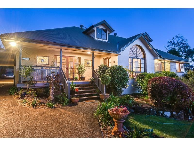 13 Paradise Drive, Tamborine Mountain QLD 4272