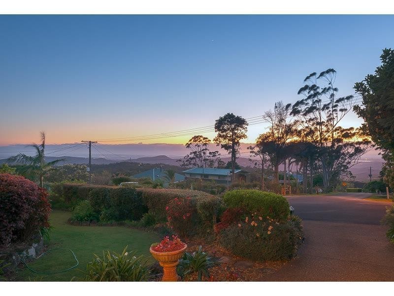 13 Paradise Drive, Tamborine Mountain QLD 4272