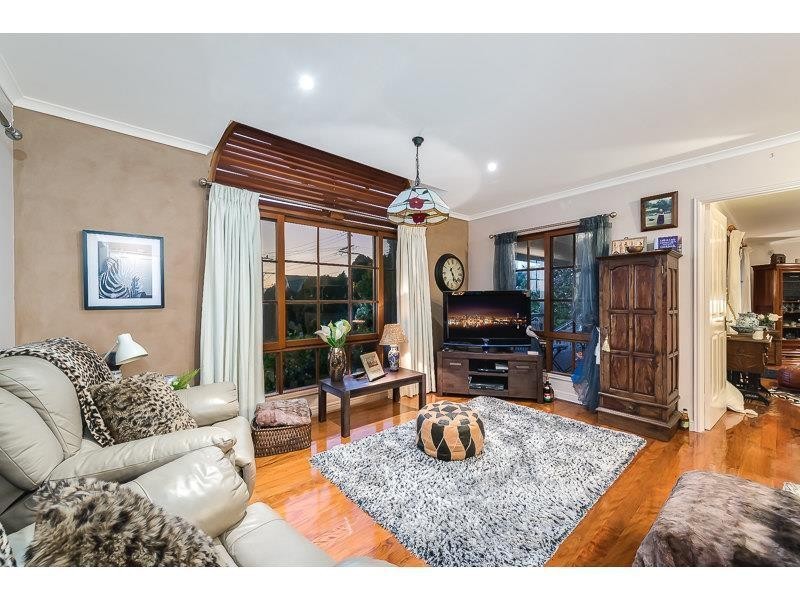 13 Paradise Drive, Tamborine Mountain QLD 4272