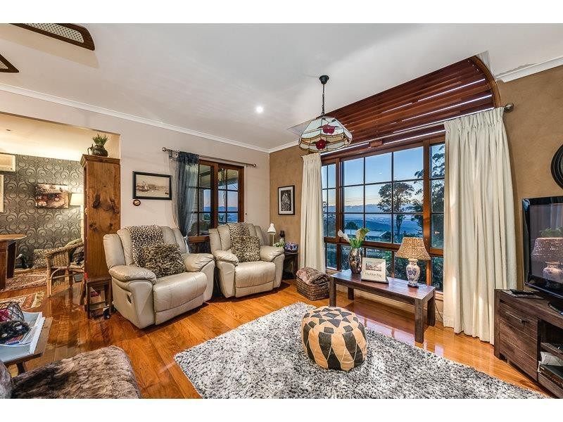 13 Paradise Drive, Tamborine Mountain QLD 4272