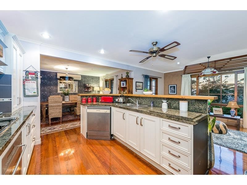 13 Paradise Drive, Tamborine Mountain QLD 4272