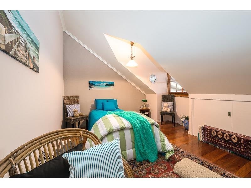 13 Paradise Drive, Tamborine Mountain QLD 4272