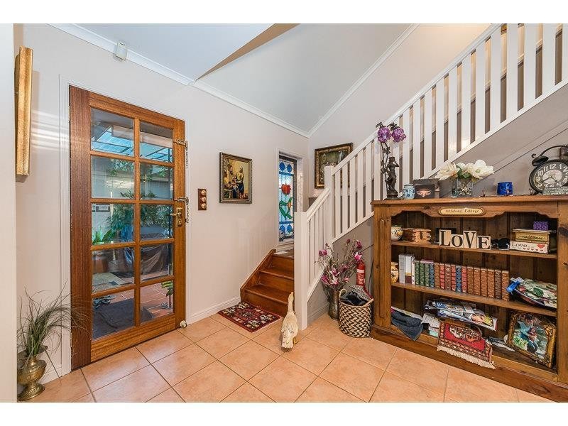 13 Paradise Drive, Tamborine Mountain QLD 4272