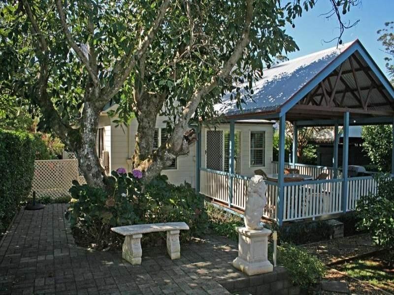 30 North Street, Tamborine Mountain QLD 4272