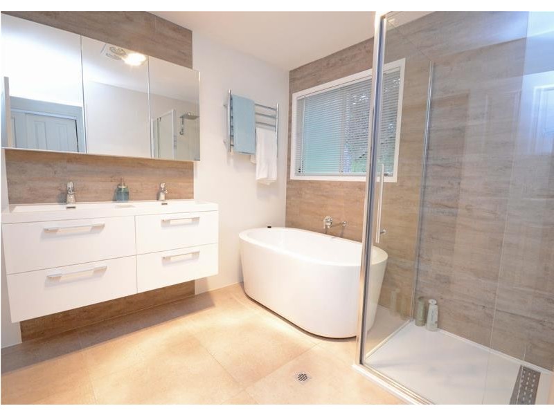 3 Kinabalu Drive, Tamborine Mountain QLD 4272