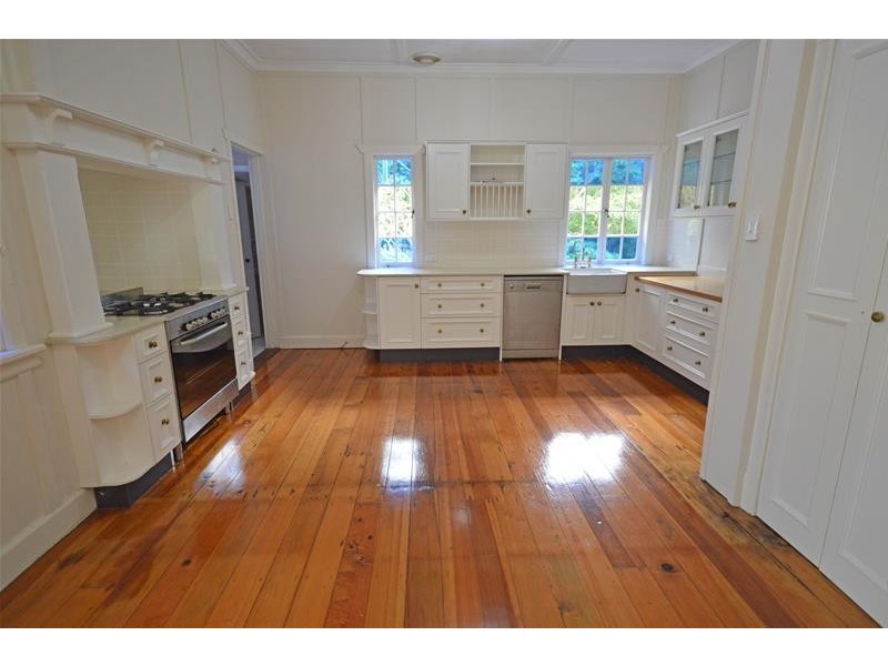 77 Freemont Drive, Tamborine Mountain QLD 4272