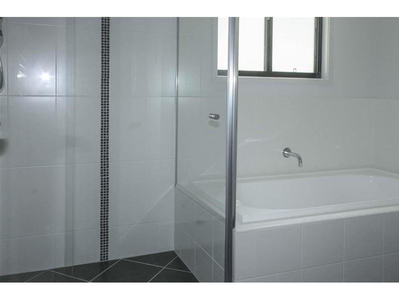 8 Bali Court, Tamborine Mountain QLD 4272