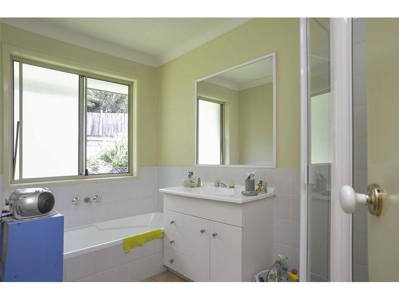 8 Bali Court, Tamborine Mountain QLD 4272