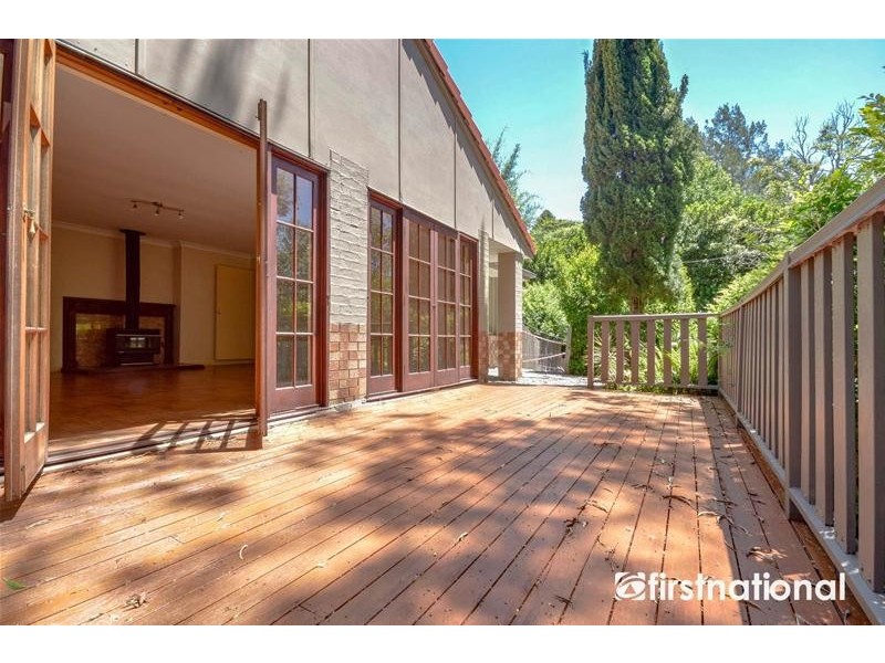 8 Kalmia Court, Tamborine Mountain QLD 4272