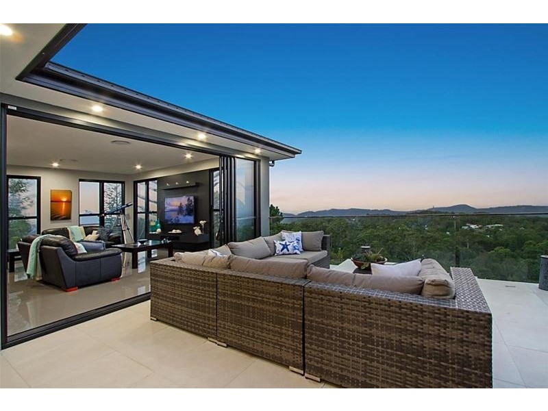 10 Paradise Drive, Tamborine Mountain QLD 4272