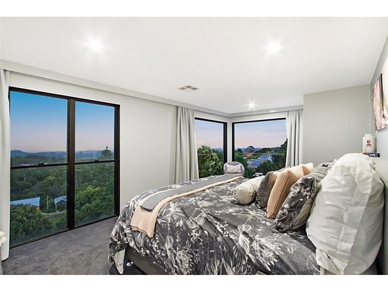 10 Paradise Drive, Tamborine Mountain QLD 4272