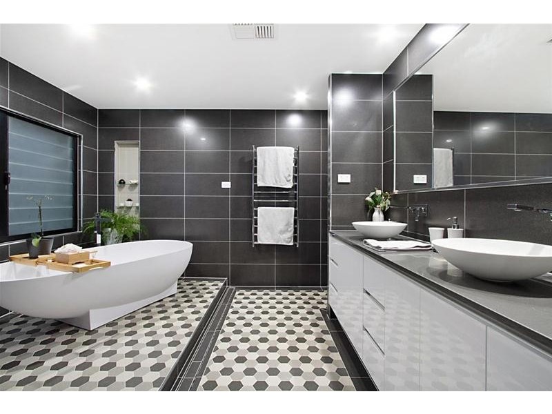 10 Paradise Drive, Tamborine Mountain QLD 4272