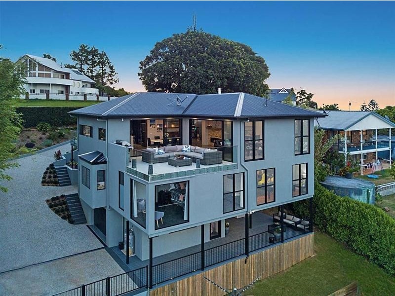 10 Paradise Drive, Tamborine Mountain QLD 4272