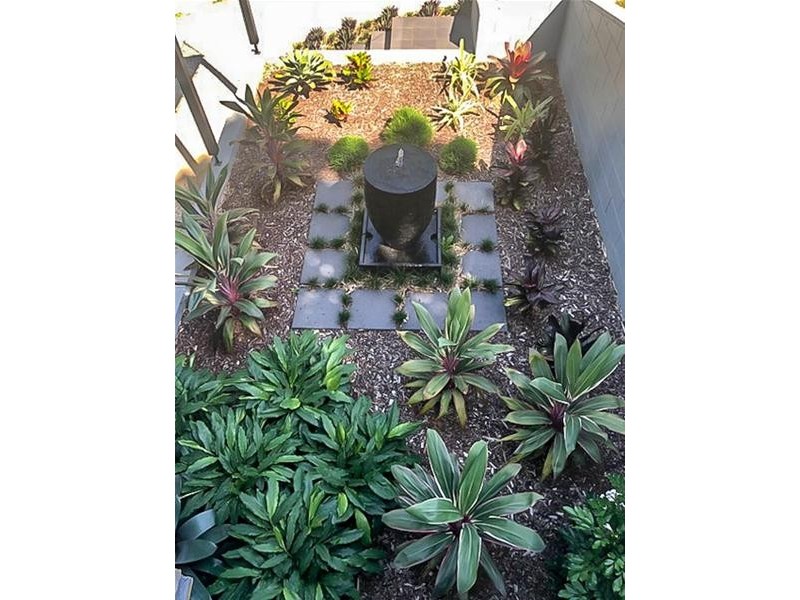 10 Paradise Drive, Tamborine Mountain QLD 4272