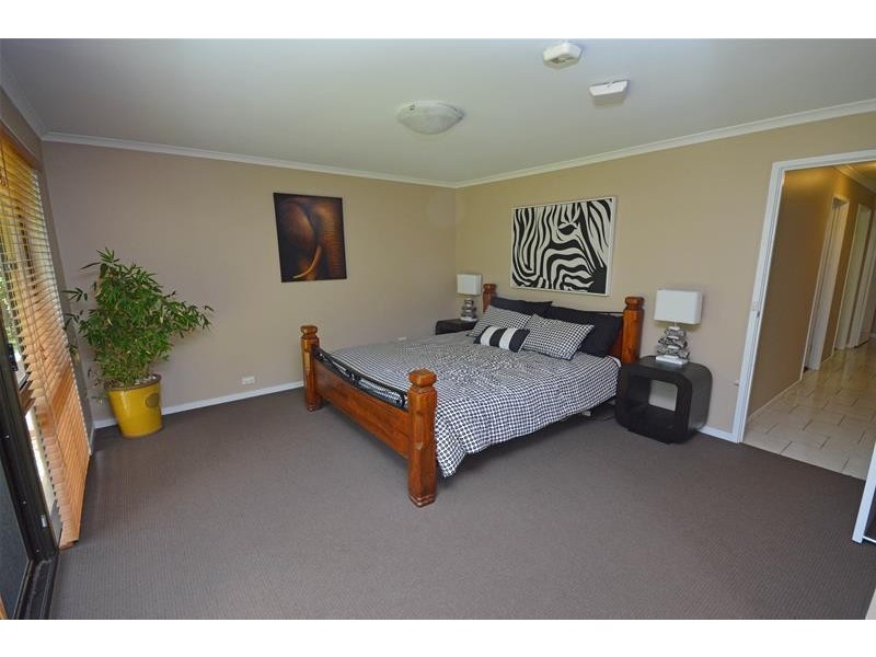 21 Freemont Drive, Tamborine Mountain QLD 4272