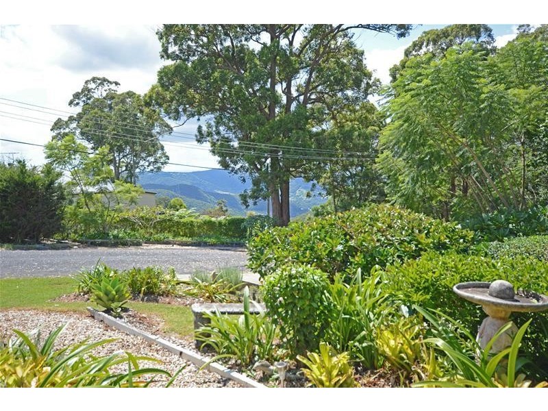13 Orchis Drive, Tamborine Mountain QLD 4272