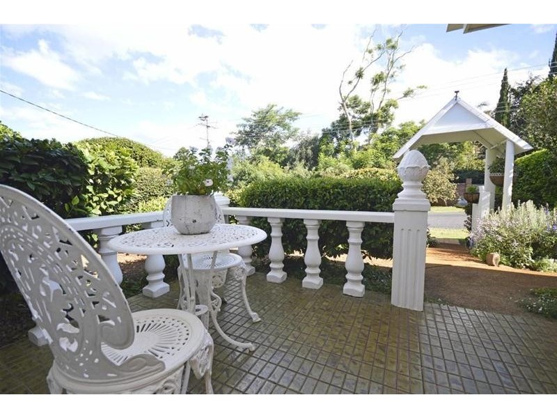 1 Southport Avenue, Tamborine Mountain QLD 4272