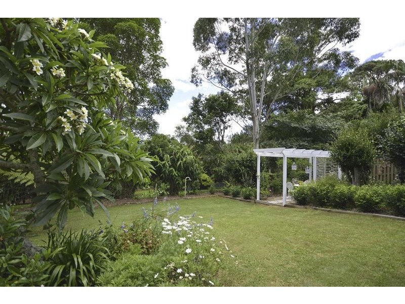 94 Eagle Heights Road, Tamborine Mountain QLD 4272
