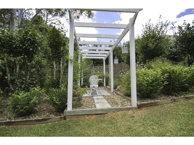 94 Eagle Heights Road, Tamborine Mountain QLD 4272