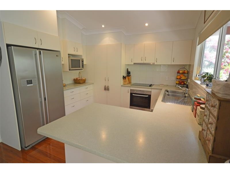 18 Central Avenue, Tamborine Mountain QLD 4272